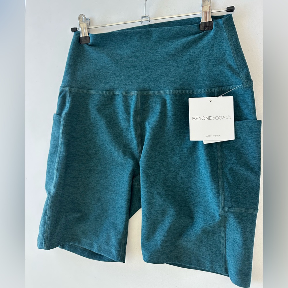 Beyond Yoga Blue biker shorts Soft and Tapered